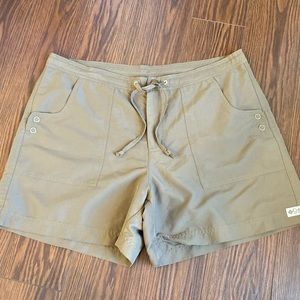 Columbia lightweight quick dry shorts size L